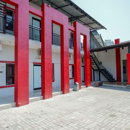 Reddoorz Syariah Near Alun Alun Tegal Hotell Exteriör bild
