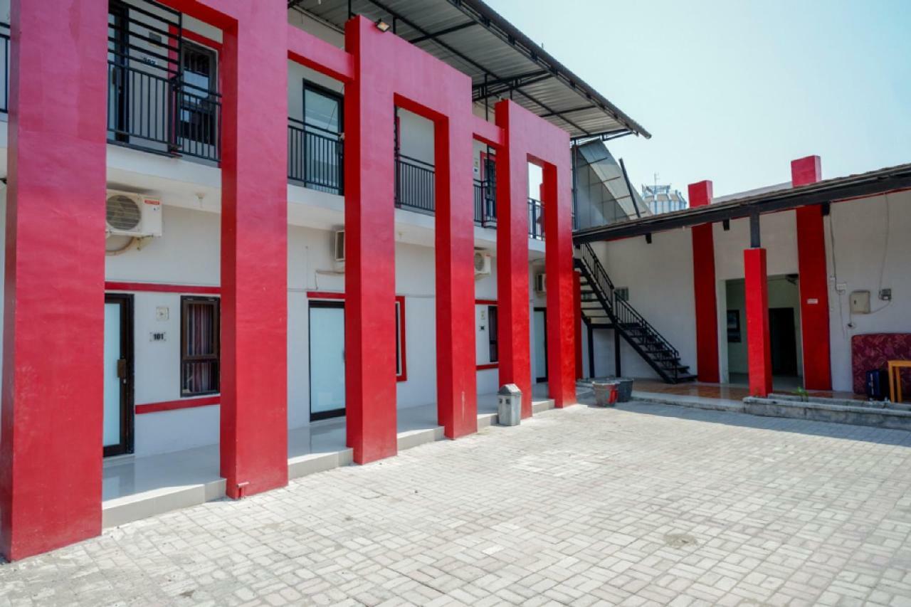 Reddoorz Syariah Near Alun Alun Tegal Hotell Exteriör bild