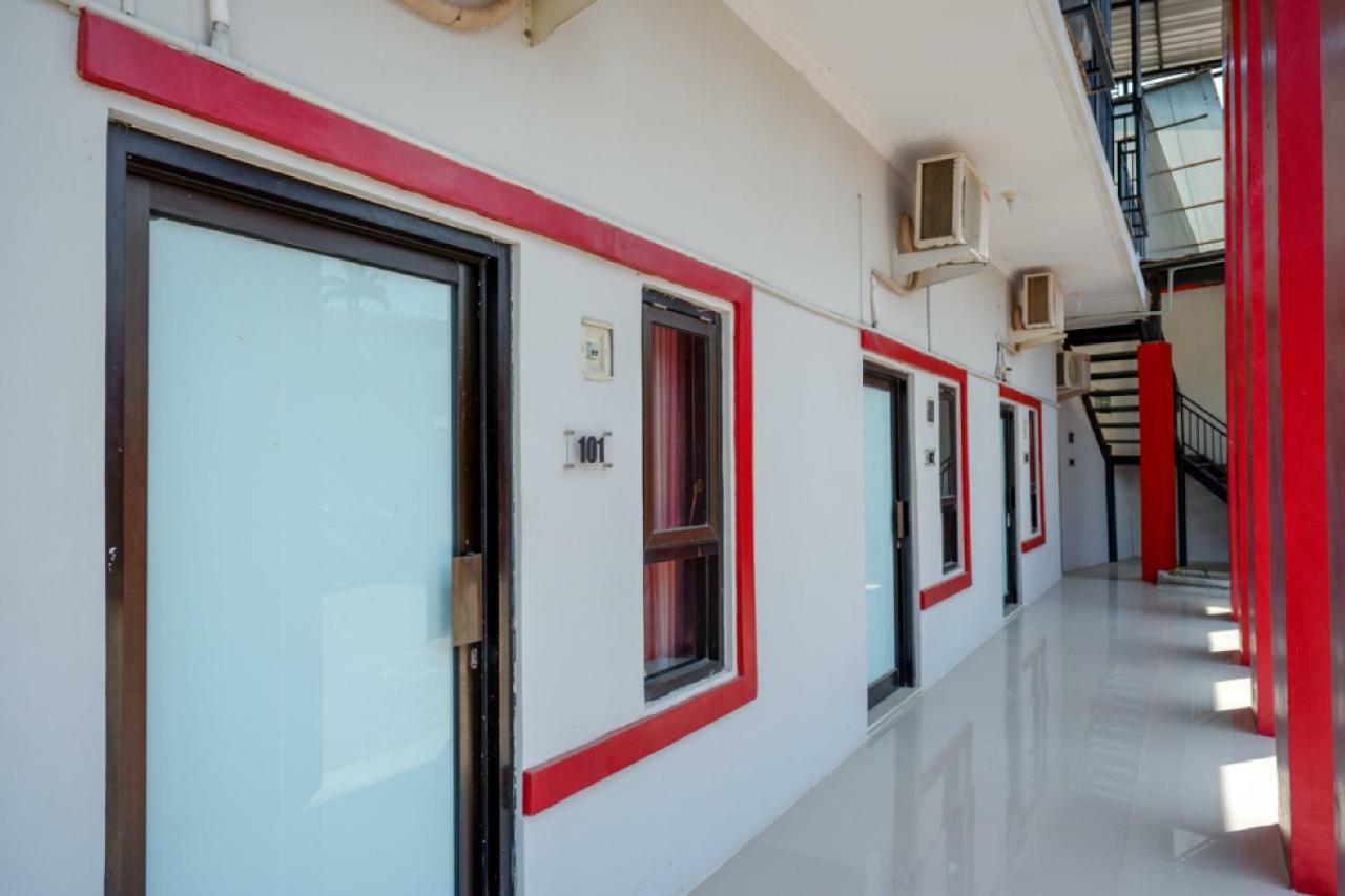 Reddoorz Syariah Near Alun Alun Tegal Hotell Exteriör bild
