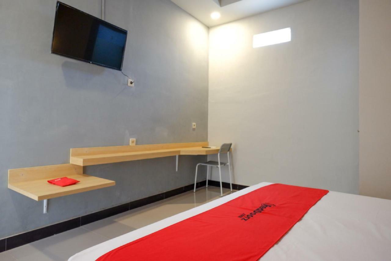 Reddoorz Syariah Near Alun Alun Tegal Hotell Exteriör bild