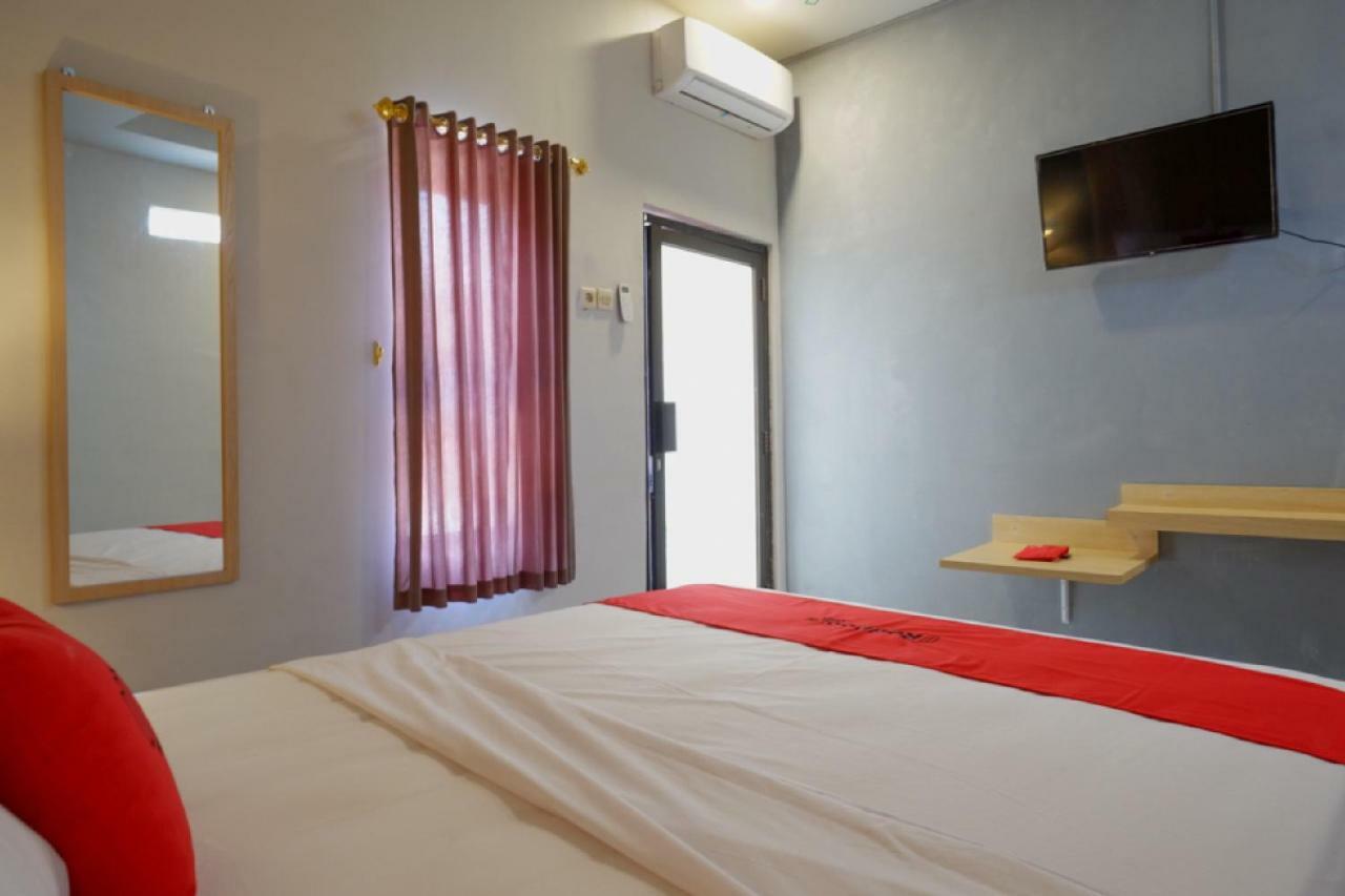 Reddoorz Syariah Near Alun Alun Tegal Hotell Exteriör bild