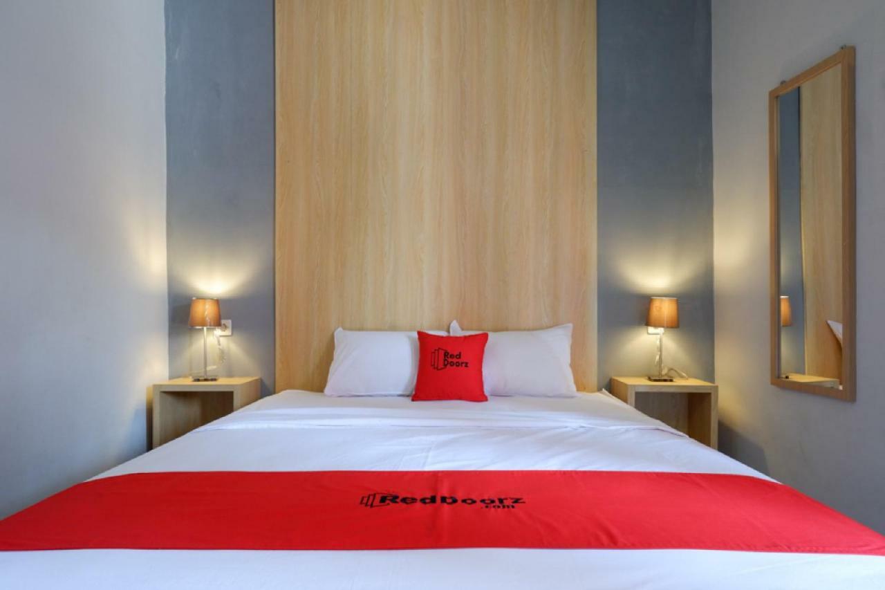 Reddoorz Syariah Near Alun Alun Tegal Hotell Exteriör bild