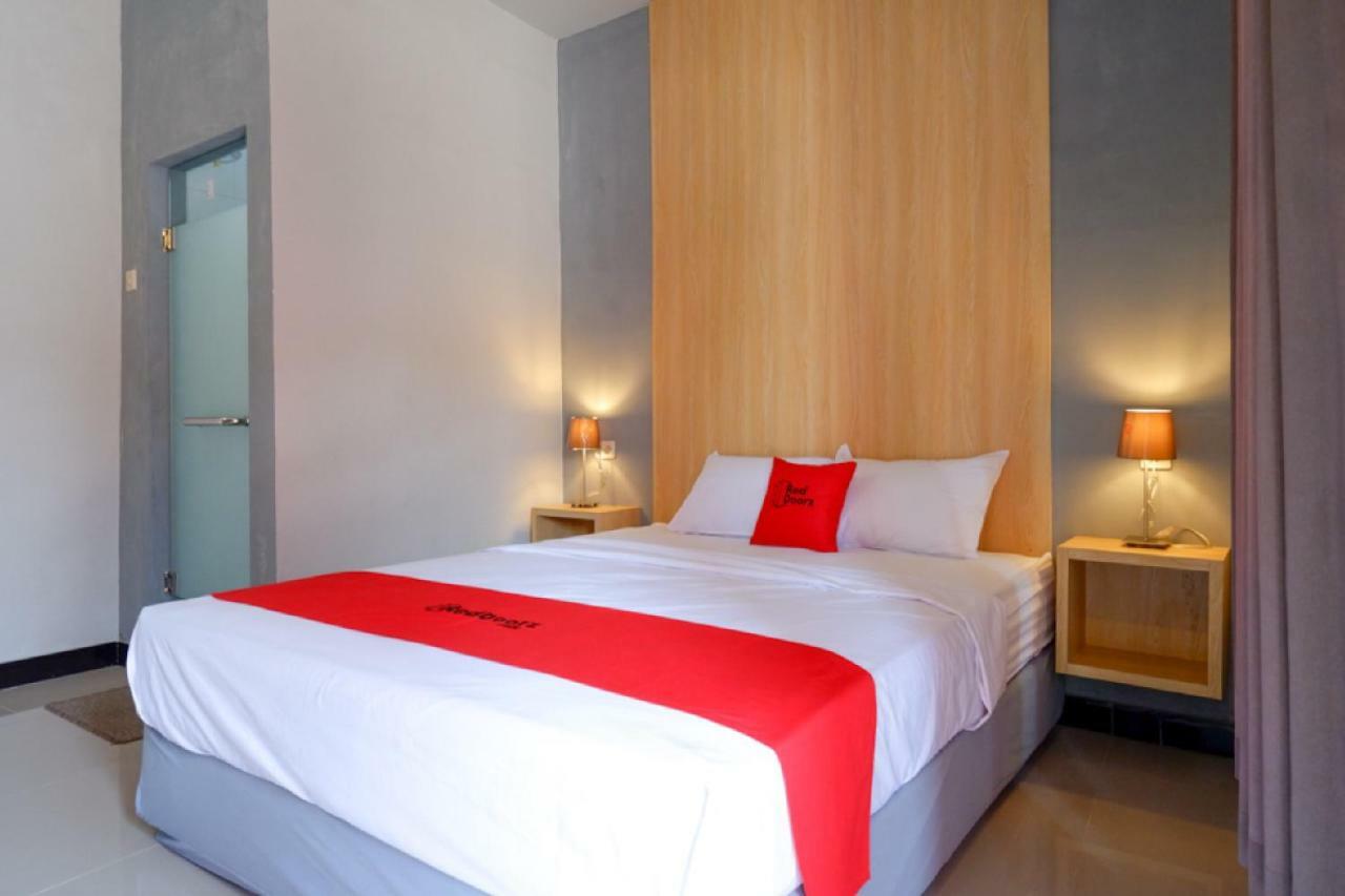 Reddoorz Syariah Near Alun Alun Tegal Hotell Exteriör bild