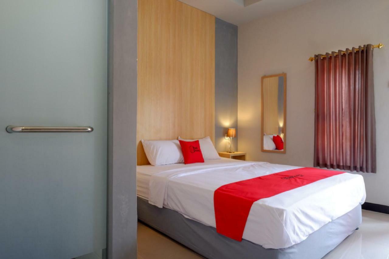 Reddoorz Syariah Near Alun Alun Tegal Hotell Exteriör bild